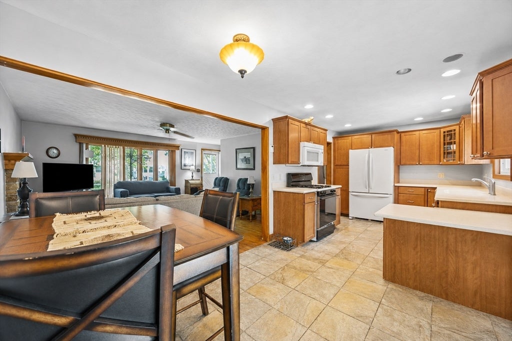 55 Evans St, Somerset, MA, 55 Evans St, Somerset, MA Photo #8