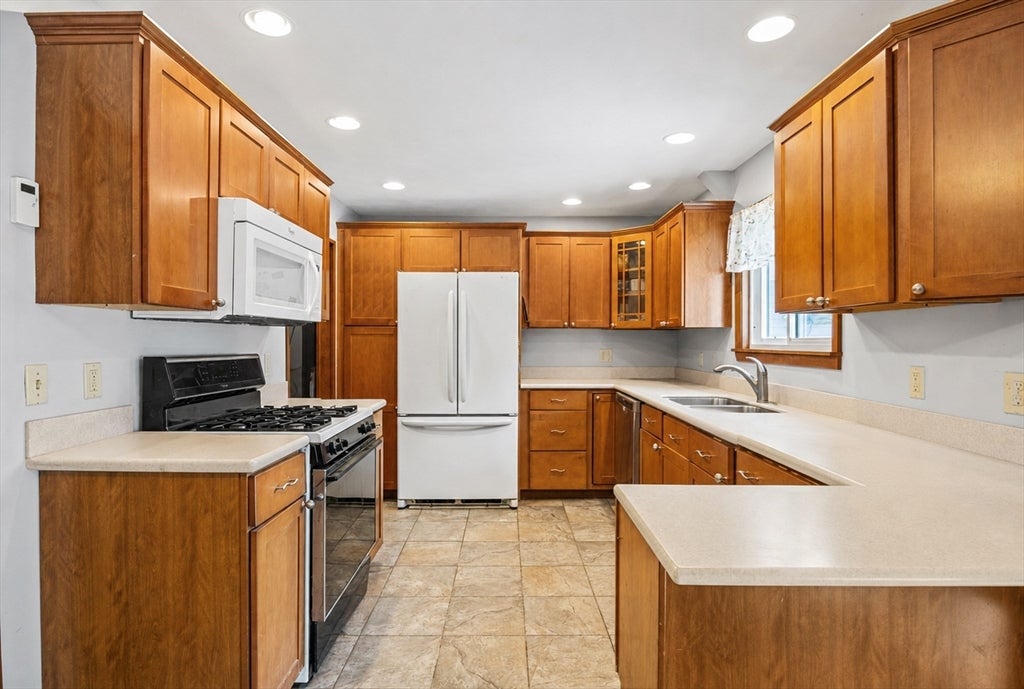 55 Evans St, Somerset, MA, 55 Evans St, Somerset, MA Photo #10