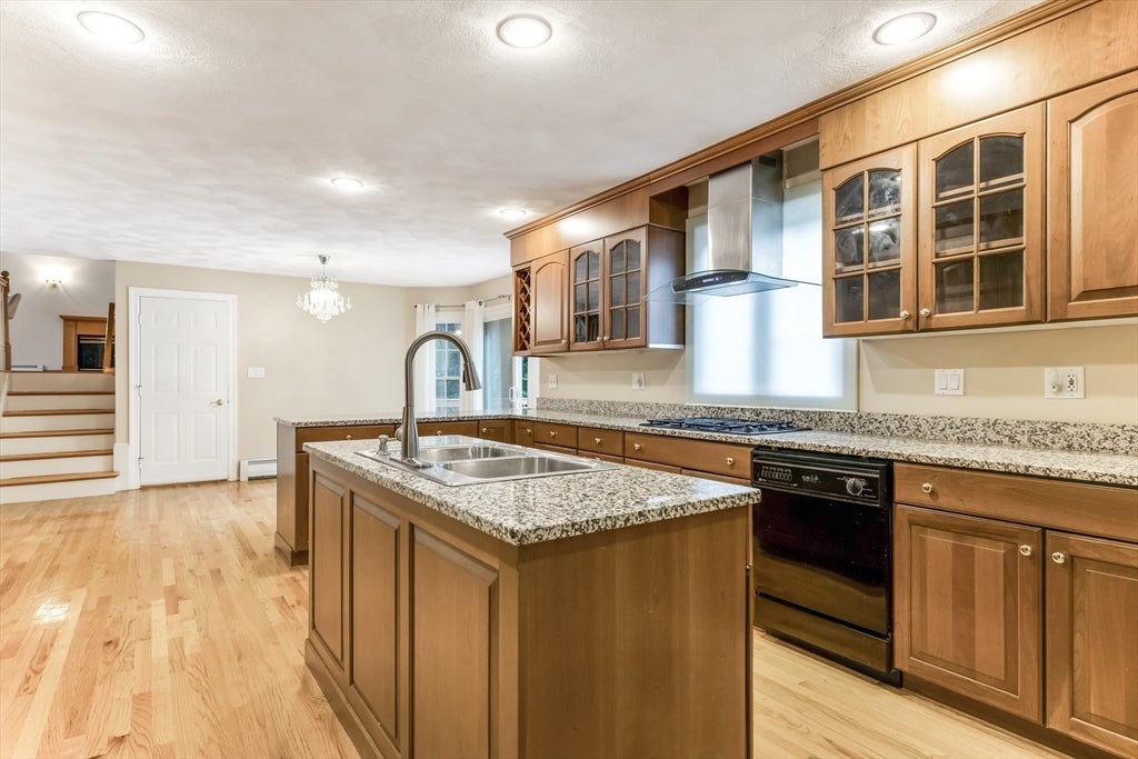 3 Avalon Ct, Methuen, MA Photo #10
