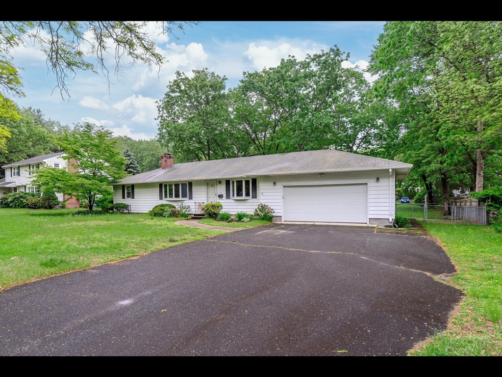 557 Maple Rd