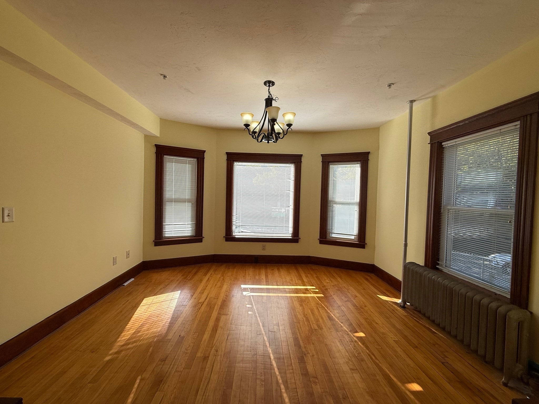 32 Woodbine Street #1, Worcester, MA Photo #3