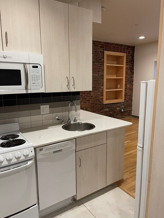 144 Bowdoin Street 23