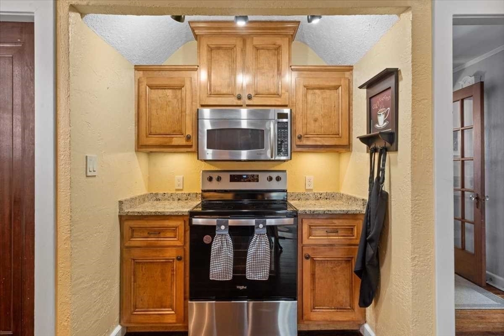 860 Pleasant St, Worcester, MA Photo #18