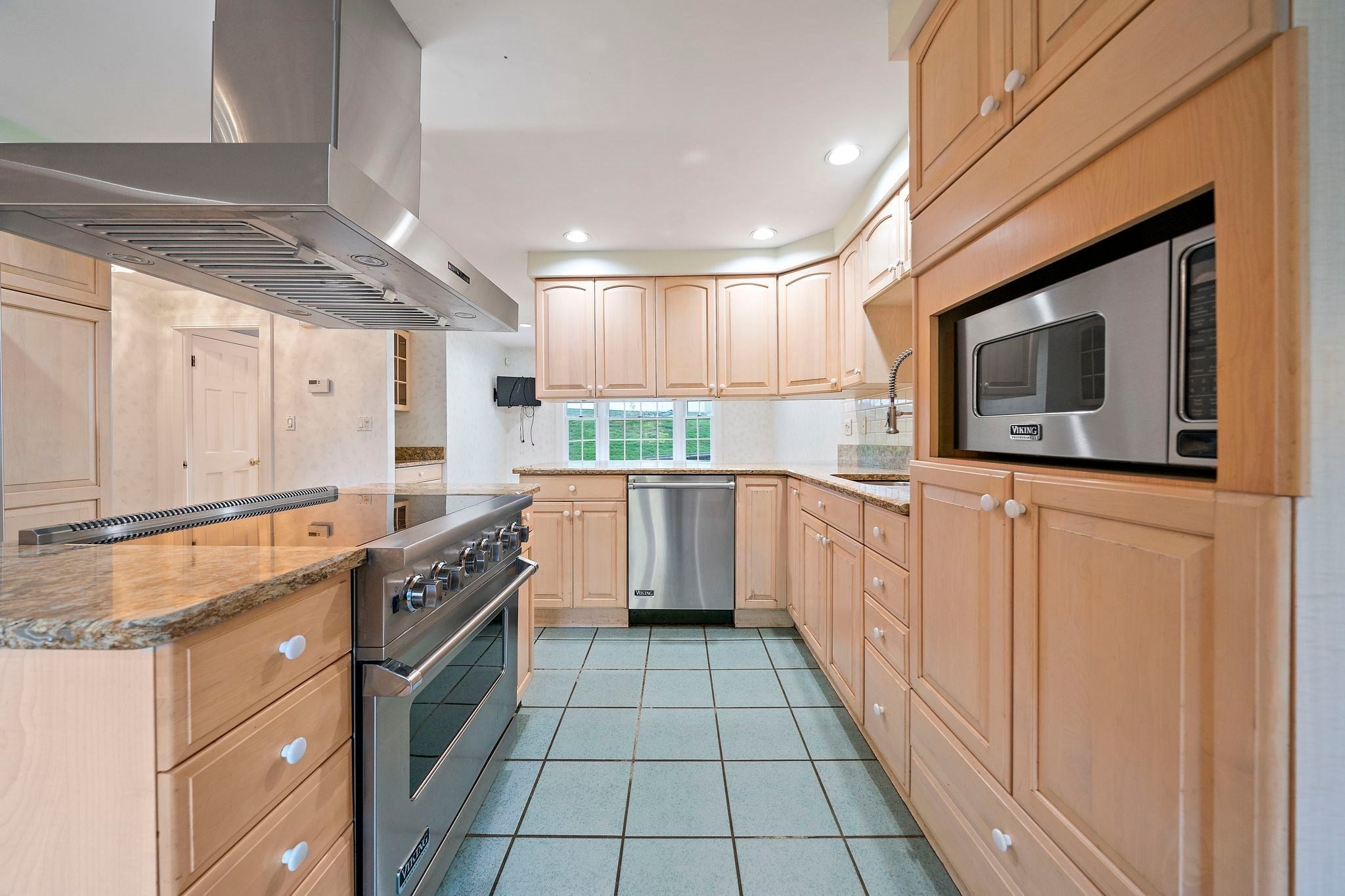 140 Mount Vernon Rd E RD, Weymouth, MA Photo #6