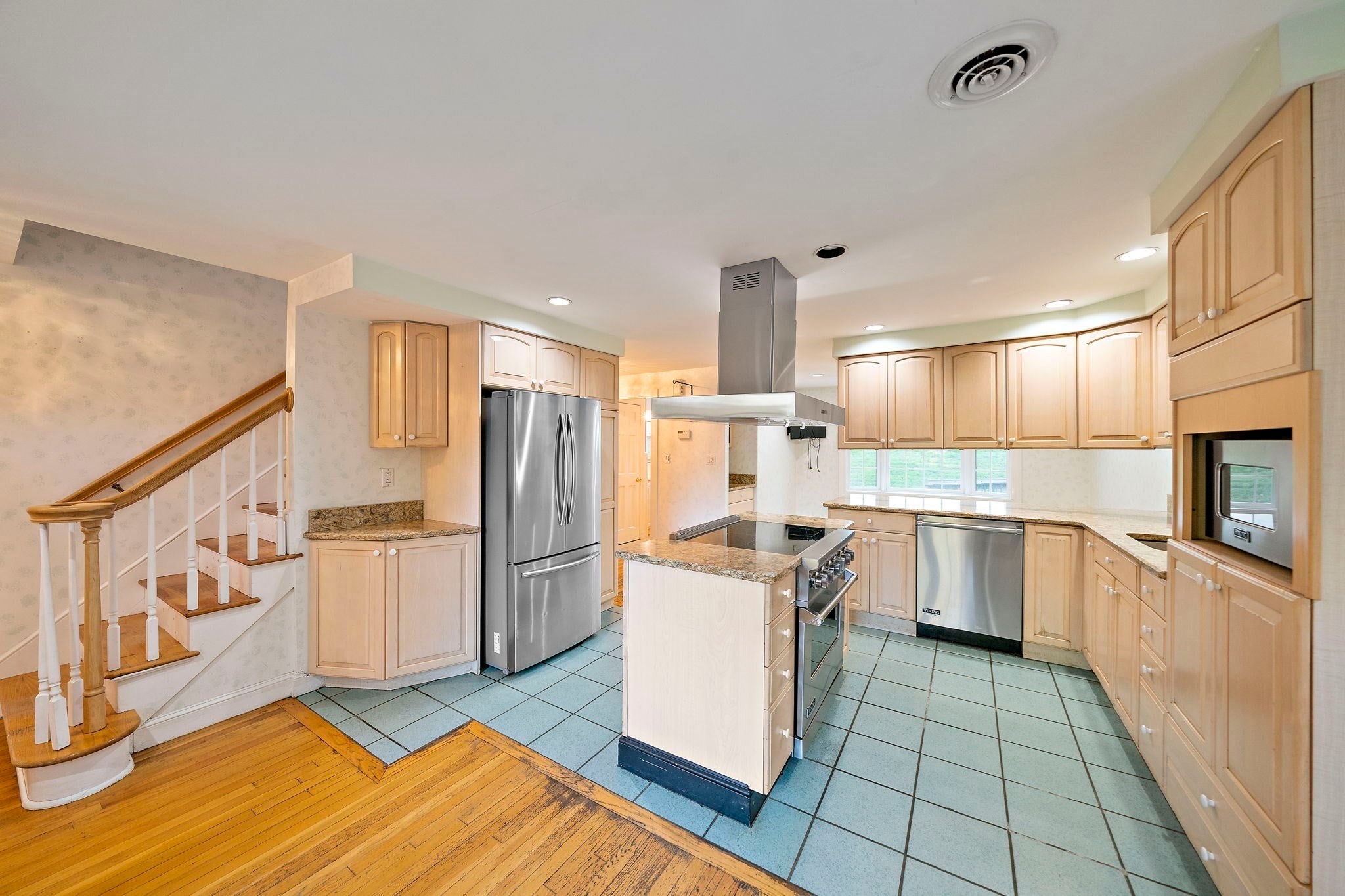 140 Mount Vernon Rd E