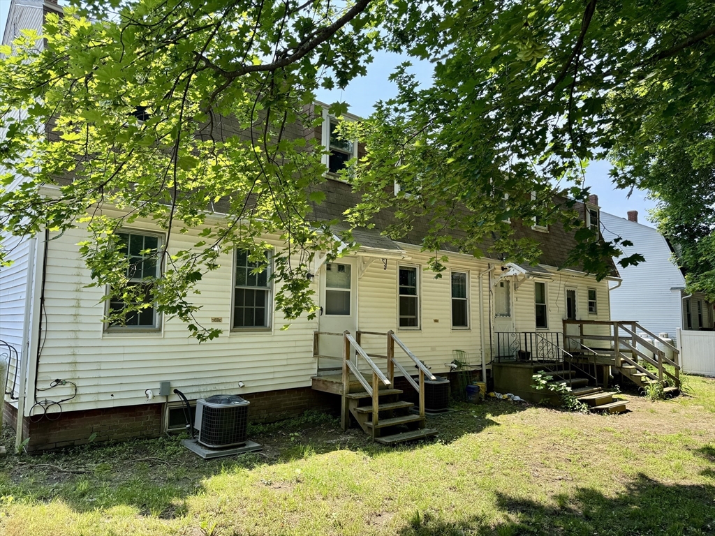 23 Trafalgar Square 23