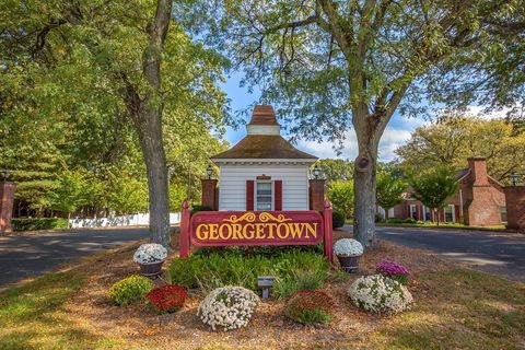 52 Smithfield Ct 52 Springfield MA 01108
