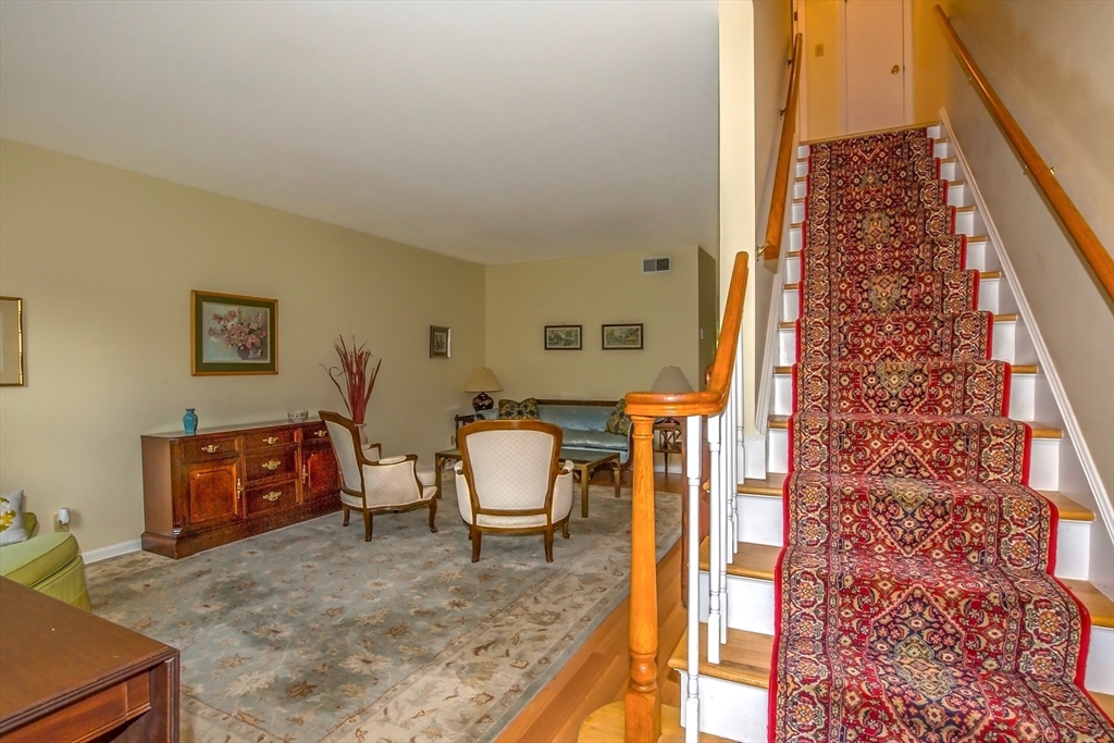 52 Smithfield Ct 52