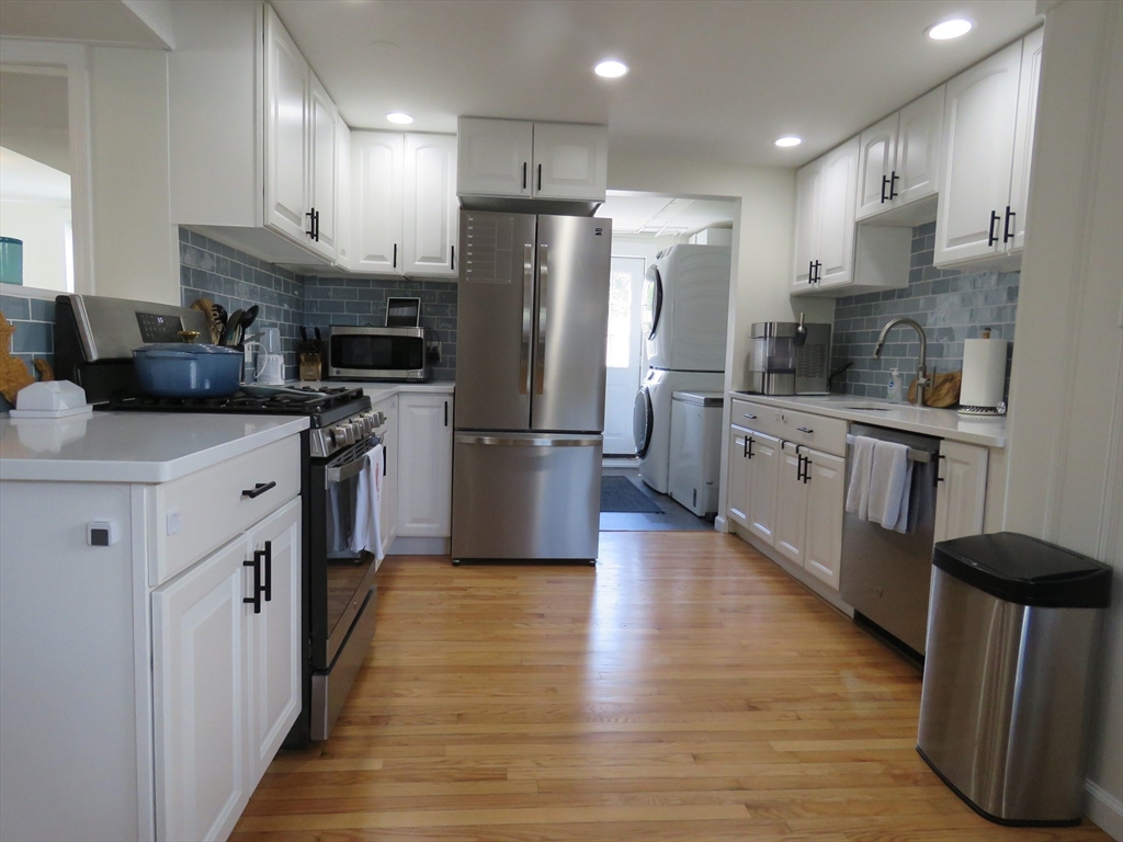 38 Cedar Ln