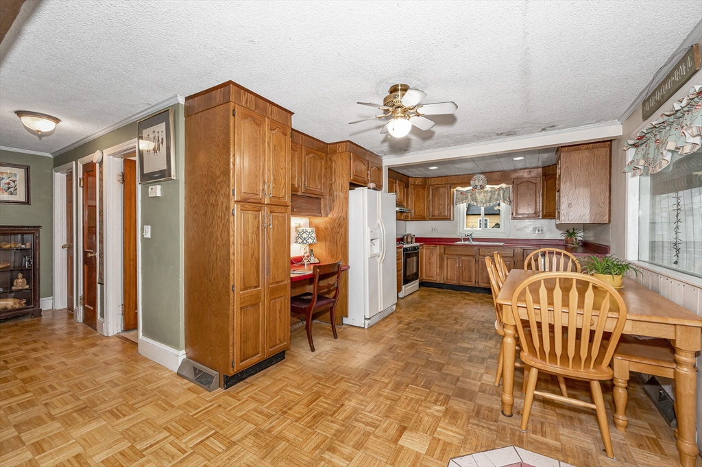 15 Newton Ave