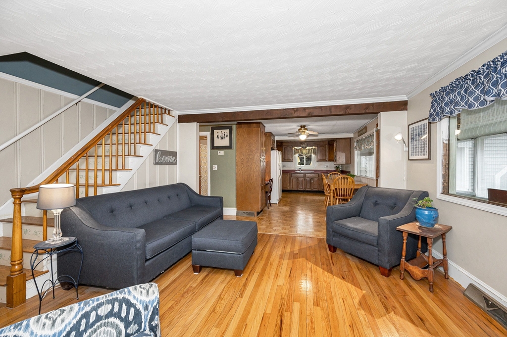 15 Newton Ave