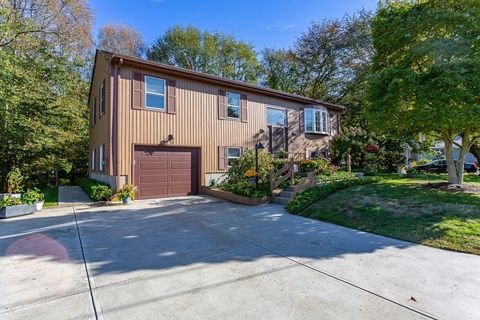 8 Tower Hill Rd Somerset MA 02726