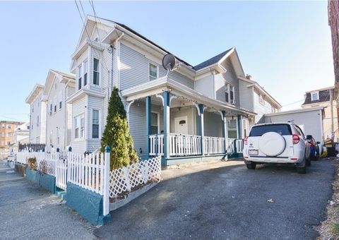 94 Summer St Lawrence MA 01840