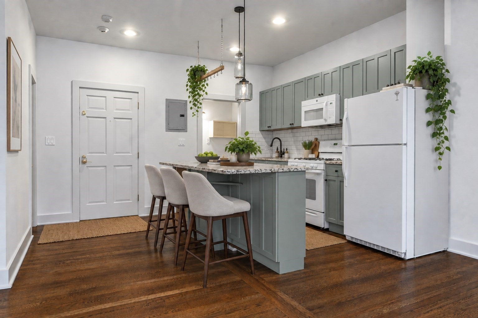 558 Columbus Ave 3F