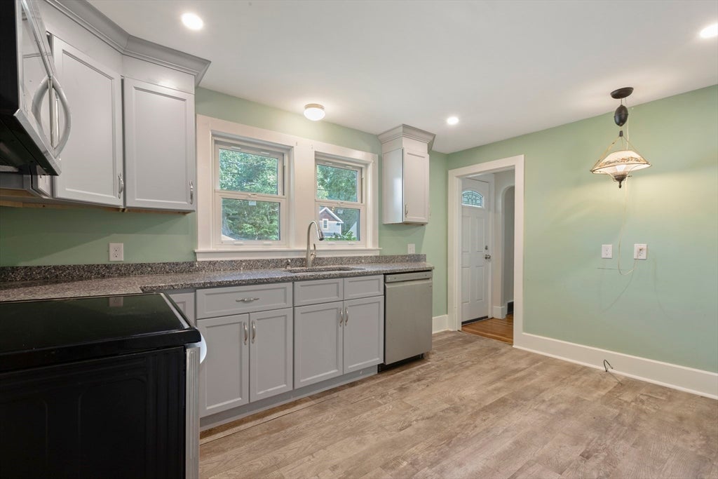 12 Cedar Ave, Millbury, MA, 12 Cedar Ave, Millbury, MA Photo #5