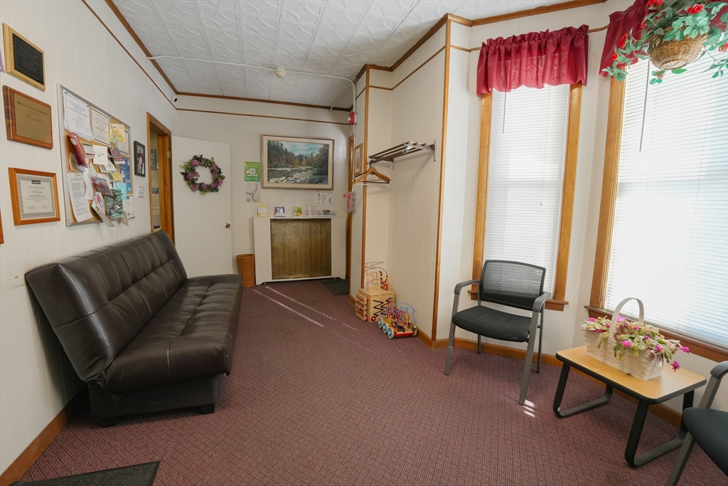 Leominster, Massachusetts 01453, United States, 8 Bedrooms Bedrooms, ,7 BathroomsBathrooms,Residential,Active,256976