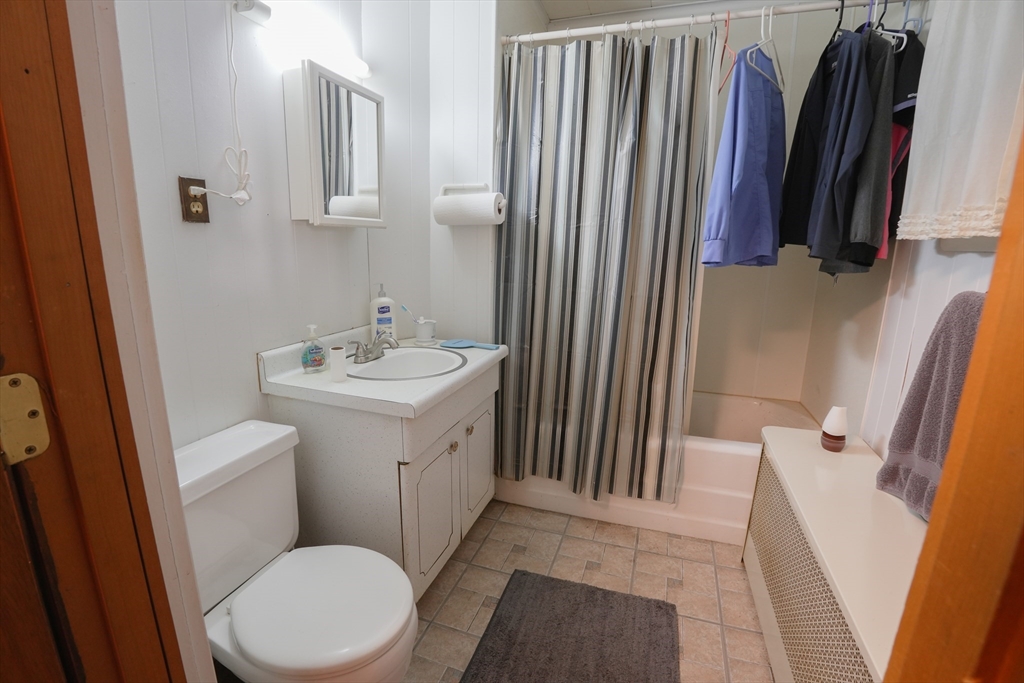 Leominster, Massachusetts 01453, United States, 8 Bedrooms Bedrooms, ,7 BathroomsBathrooms,Residential,Active,256976