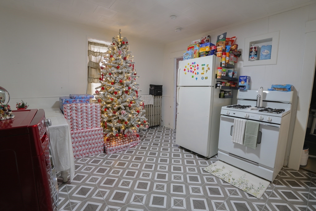 Leominster, Massachusetts 01453, United States, 8 Bedrooms Bedrooms, ,7 BathroomsBathrooms,Residential,Active,256976