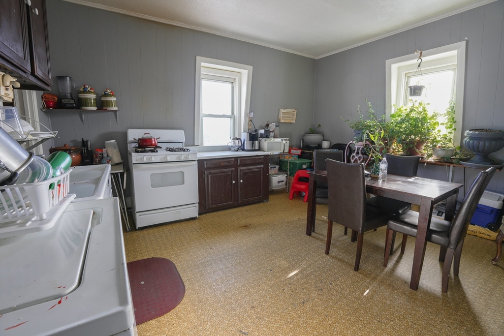 Leominster, Massachusetts 01453, United States, 8 Bedrooms Bedrooms, ,7 BathroomsBathrooms,Residential,Active,256976