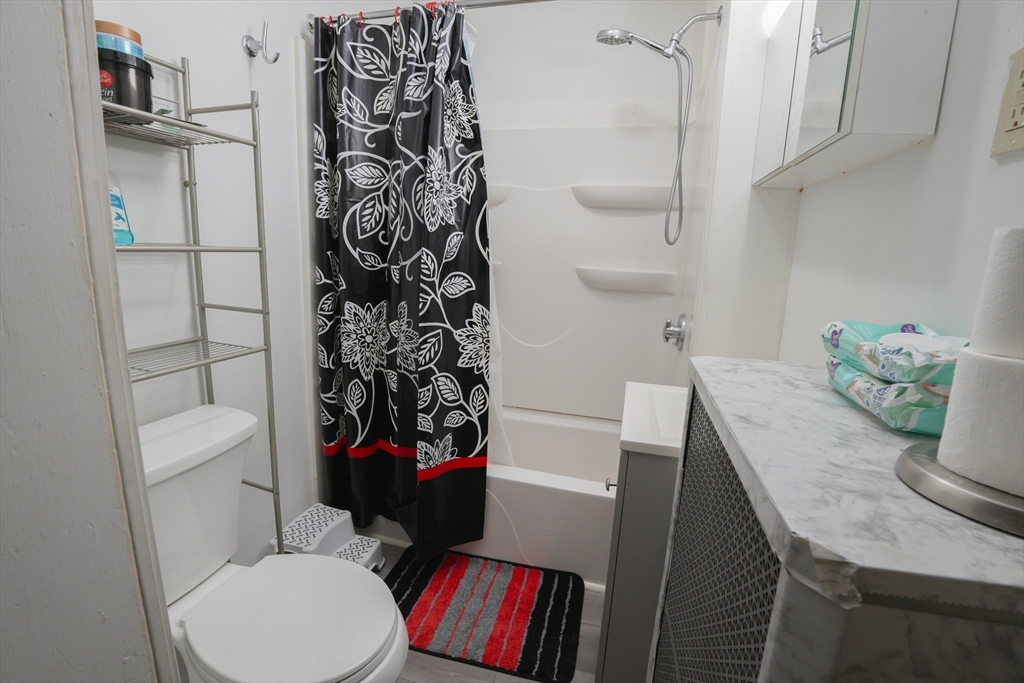 Leominster, Massachusetts 01453, United States, 8 Bedrooms Bedrooms, ,7 BathroomsBathrooms,Residential,Active,256976