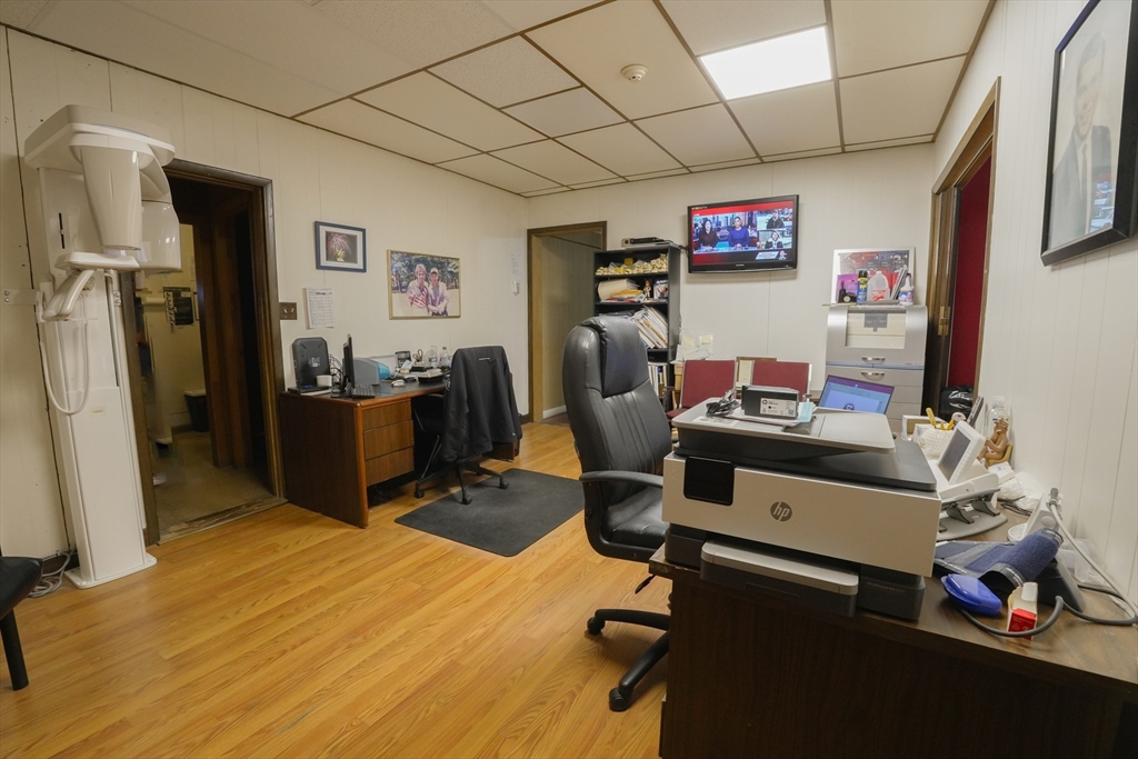 Leominster, Massachusetts 01453, United States, 8 Bedrooms Bedrooms, ,7 BathroomsBathrooms,Residential,Active,256976