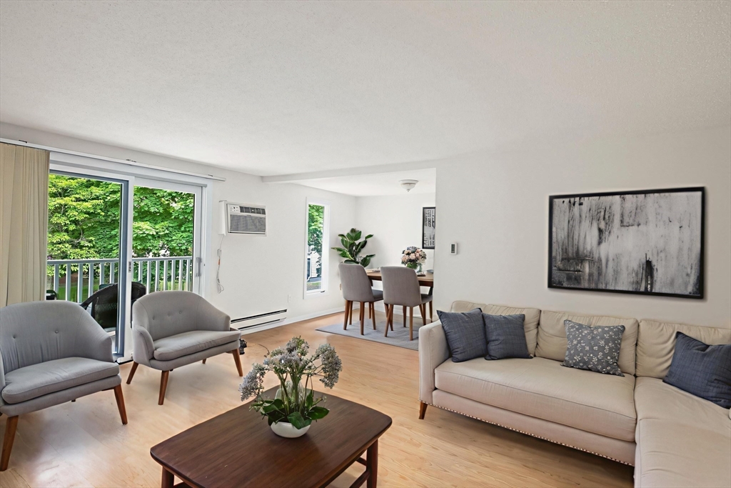220 Bedford St E-6