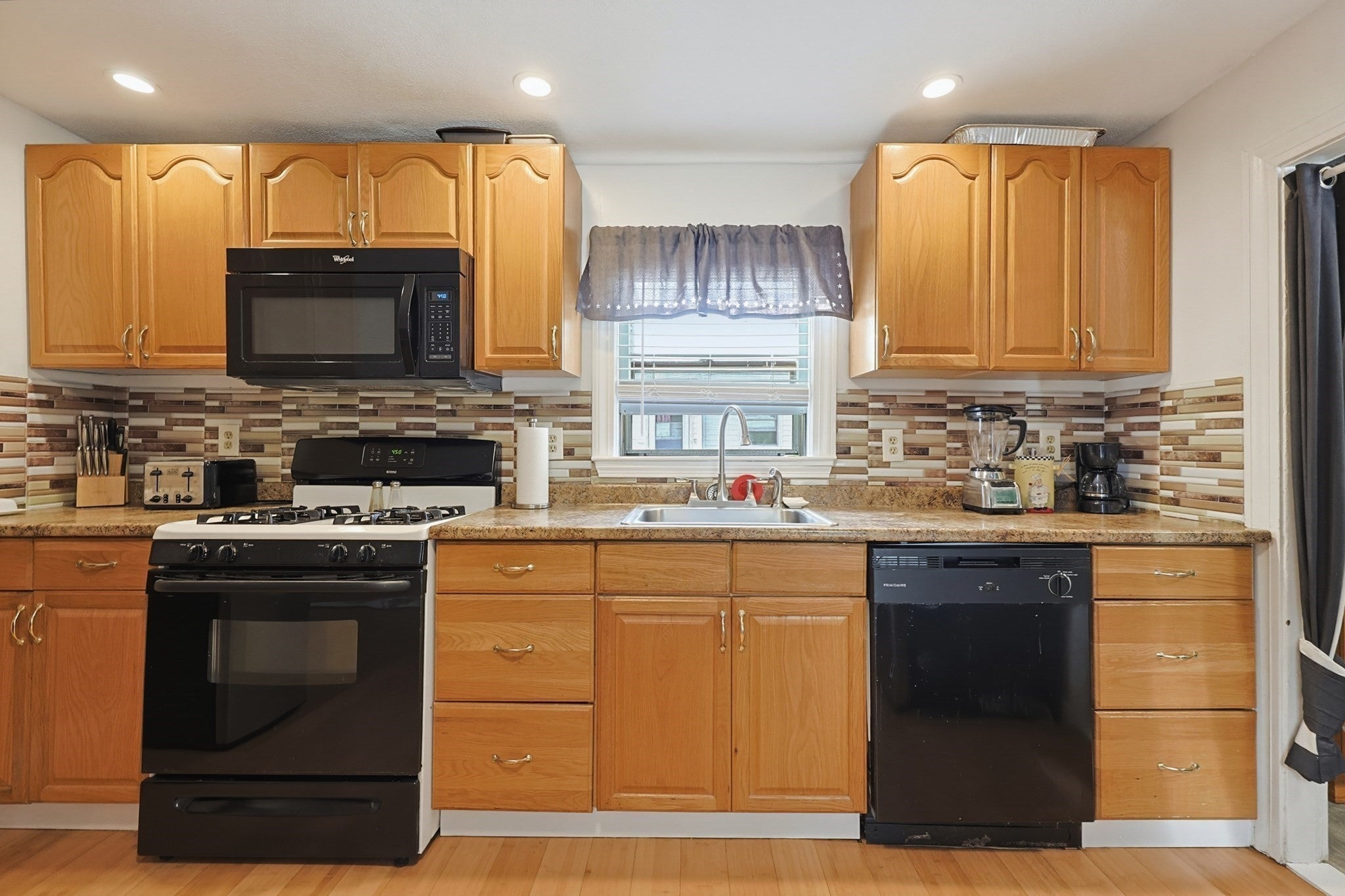 44 Myrtle St, Medford, MA Photo #7