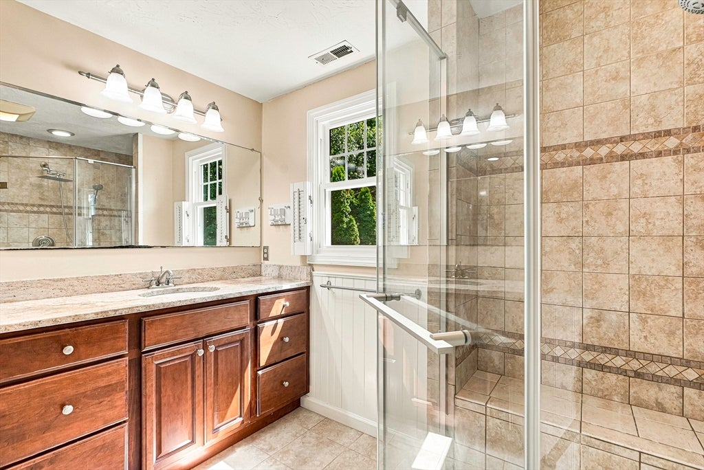 22 Stoney Hill Rd, Shrewsbury, MA, 22 Stoney Hill Rd, Shrewsbury, MA Photo #25