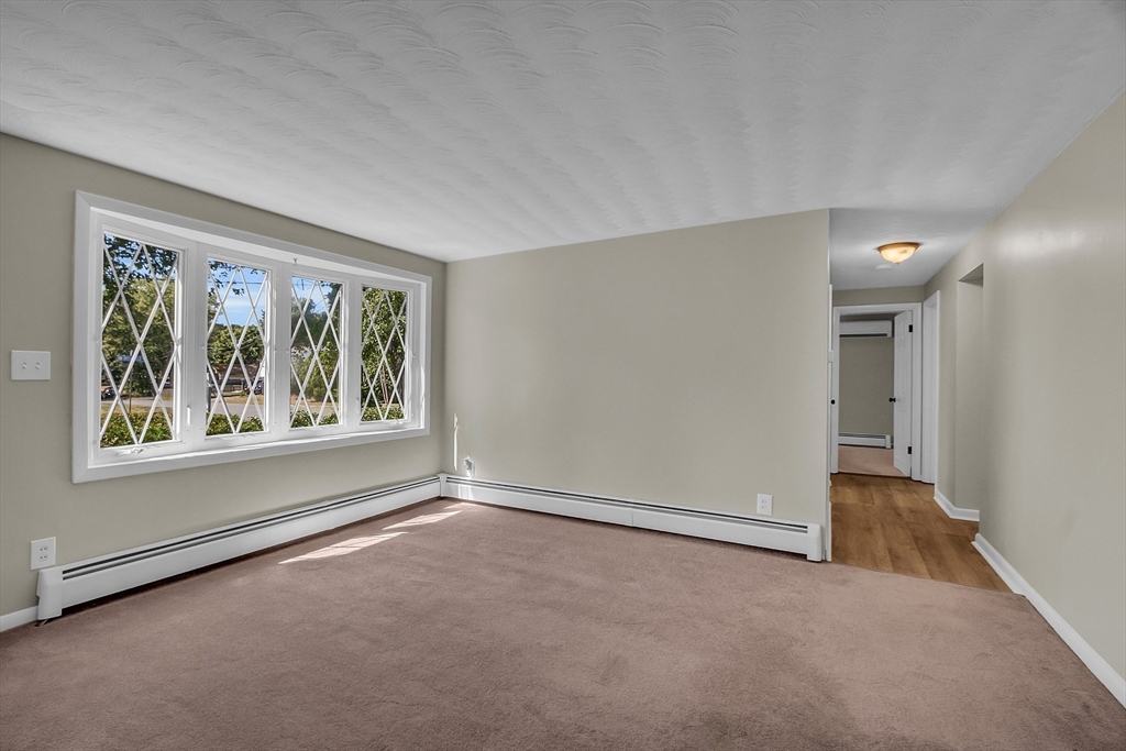 Photo 6 of 29 of 73 Brookfield Cir house