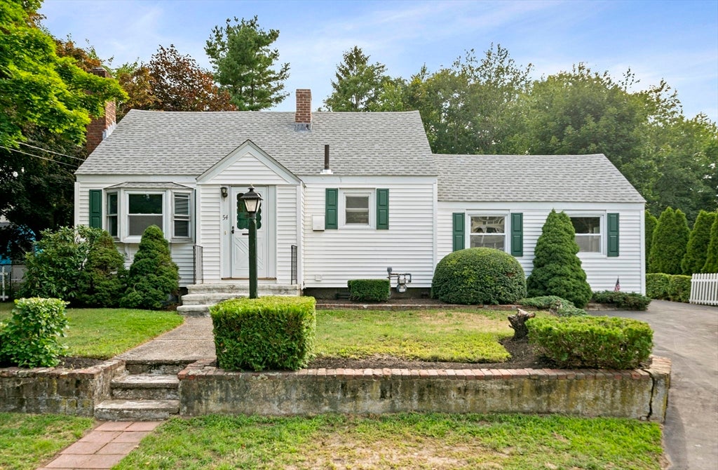 Photo of 54 Acorn St, Braintree, MA