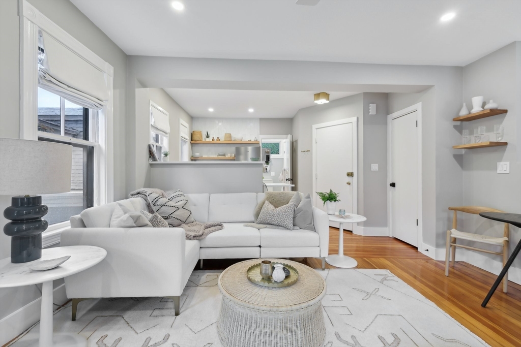 67 Walker St 3