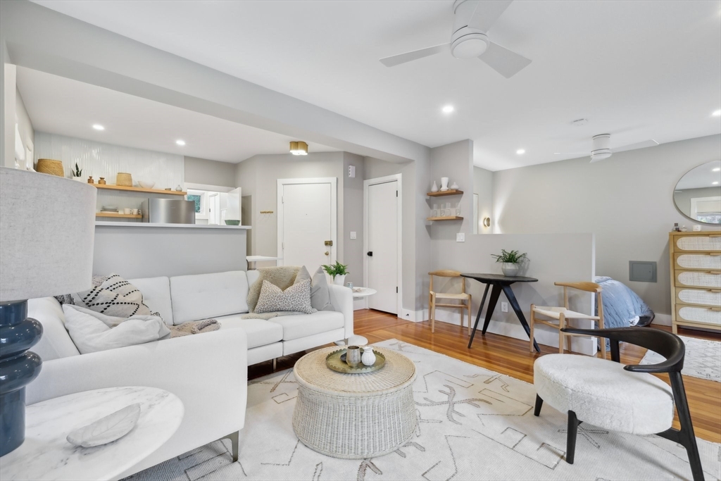 67 Walker St 3