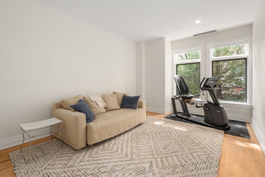 630 Hammond St #104, Brookline, MA Photo #16