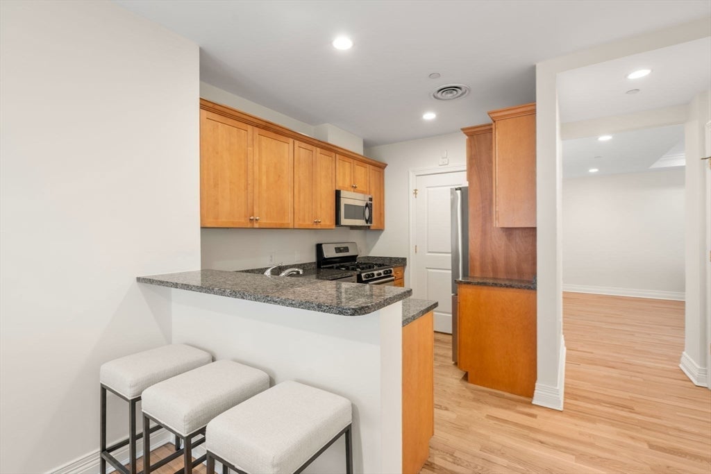 630 Hammond St #104, Brookline, MA Photo #9