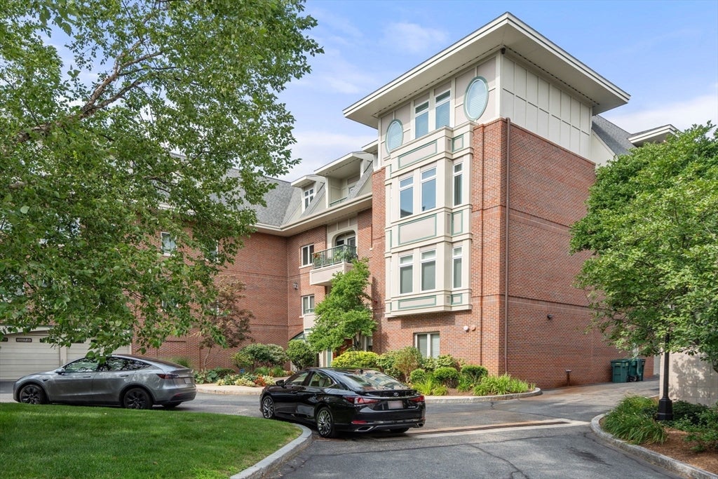 630 Hammond St #104, Brookline, MA Photo #2