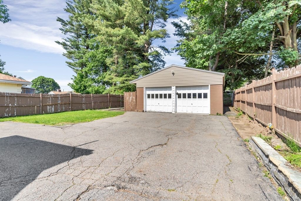 35 Boudreau Ave