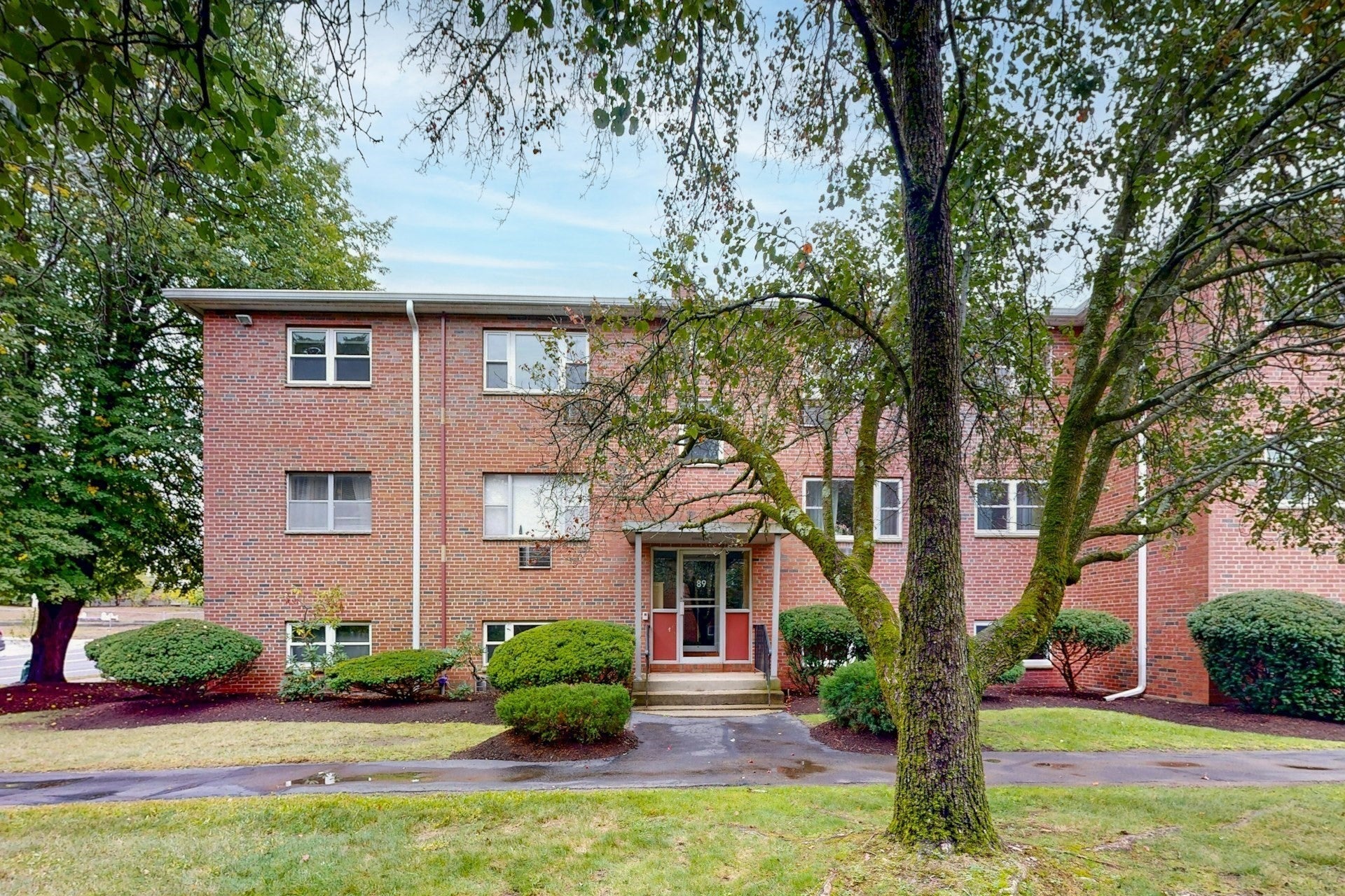 89 Walnut St #5, Newton, MA, 89 Walnut St #5, Newton, MA Photo #1