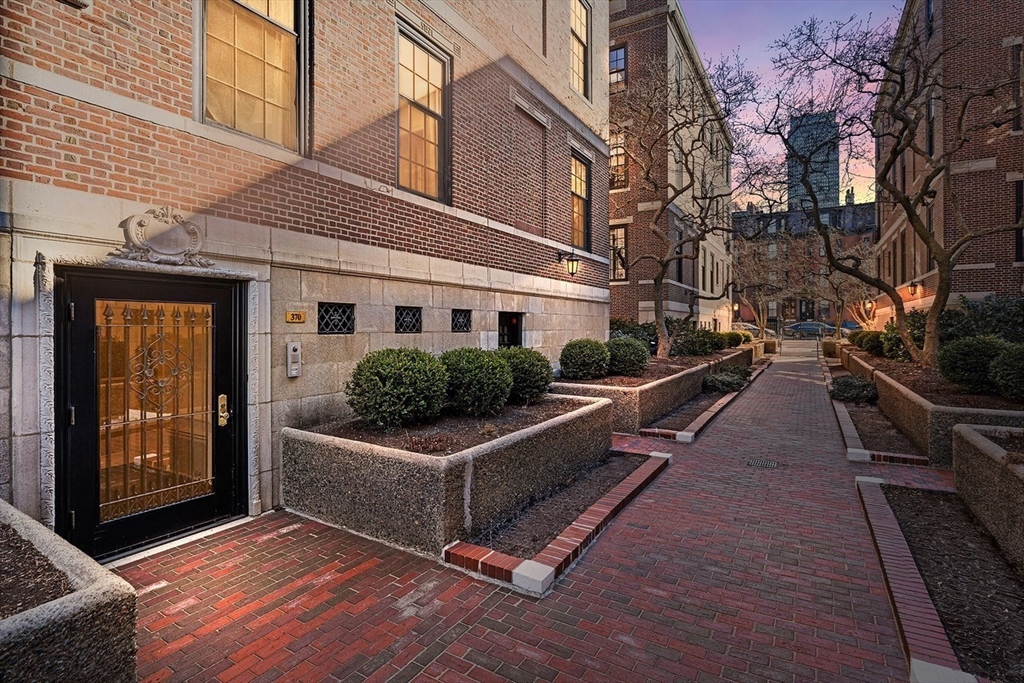 370 Beacon Street 3