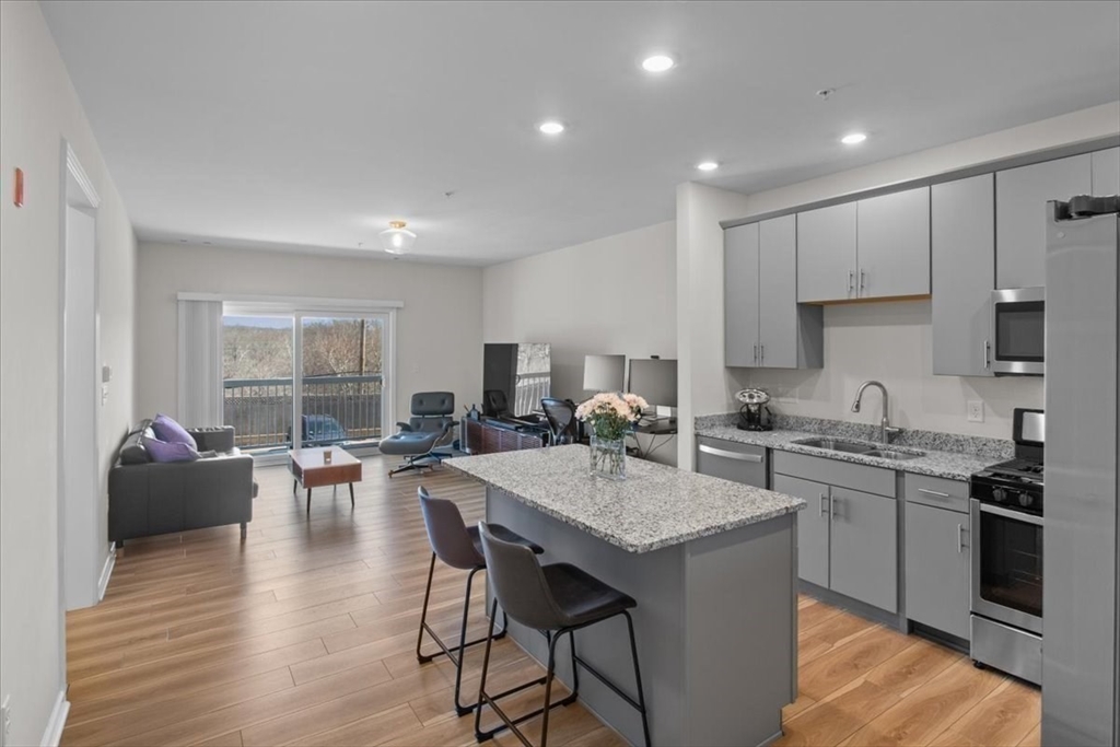 130 University Avenue 1111