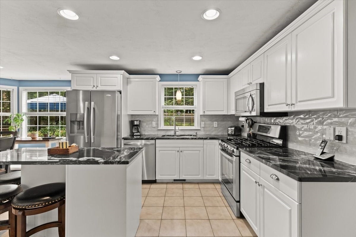 194 Woodlawn Street, Taunton, MA Photo #10