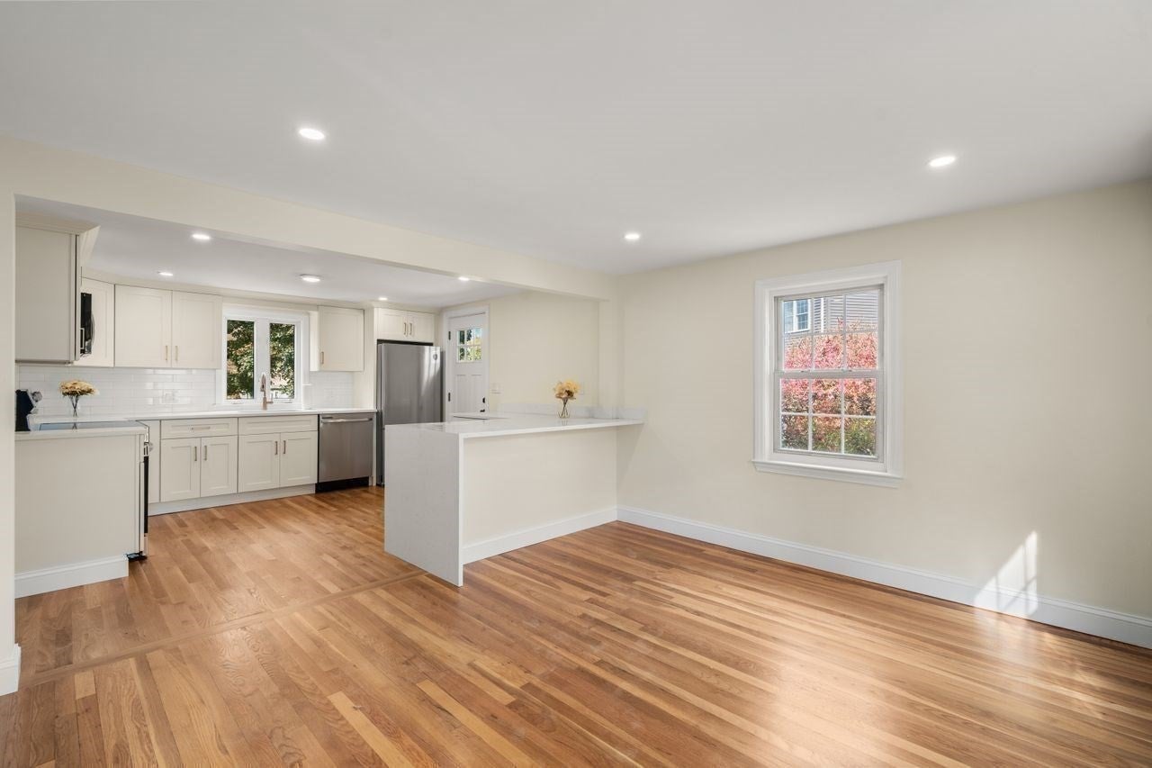365 Lexington St, Woburn, MA, 365 Lexington St, Woburn, MA Photo #8