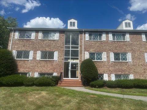 Photo of 21 Fernview Ave #9, North Andover, MA 01845 (MLS # 73565732)
