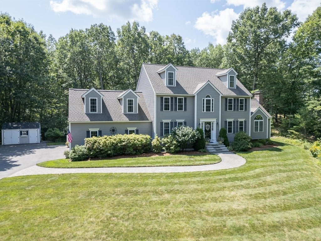 Photo of 15 Hillside Dr, Townsend, MA