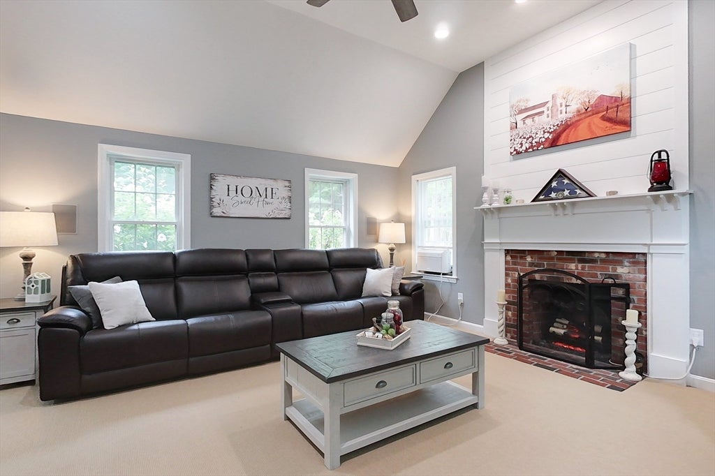 15 Hillside Dr, Townsend, MA, 15 Hillside Dr, Townsend, MA Photo #12