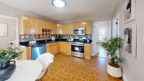 Photo of 17 Jones St #2, Everett, MA 02149 (MLS # 73485541)