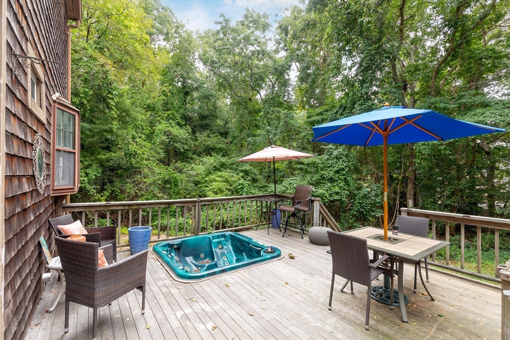 73 Hiawatha Rd