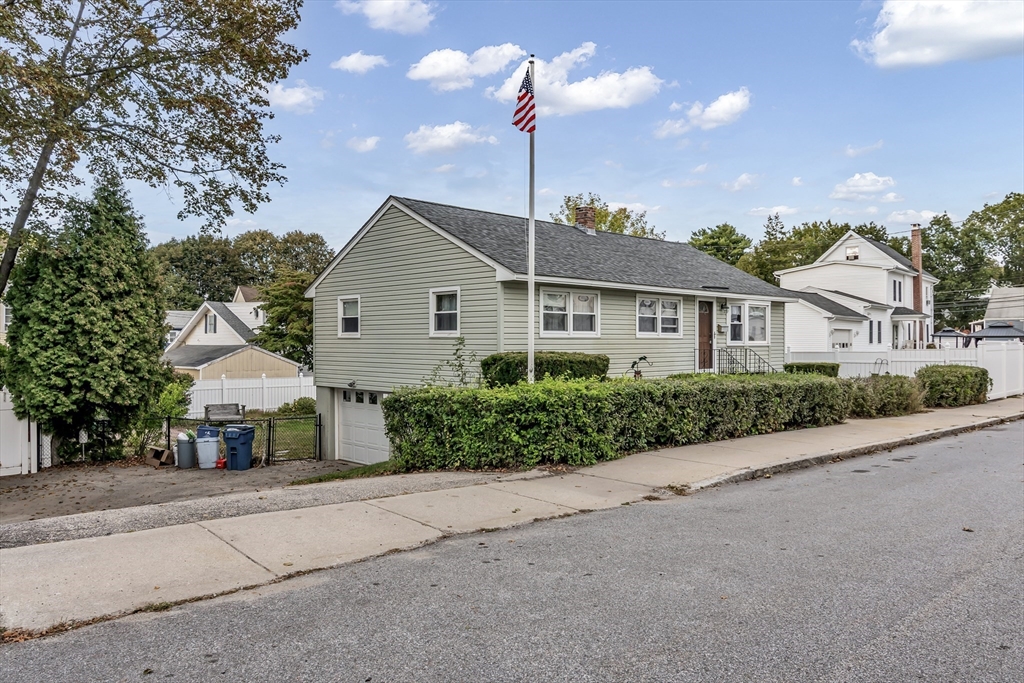 4 Bourque St