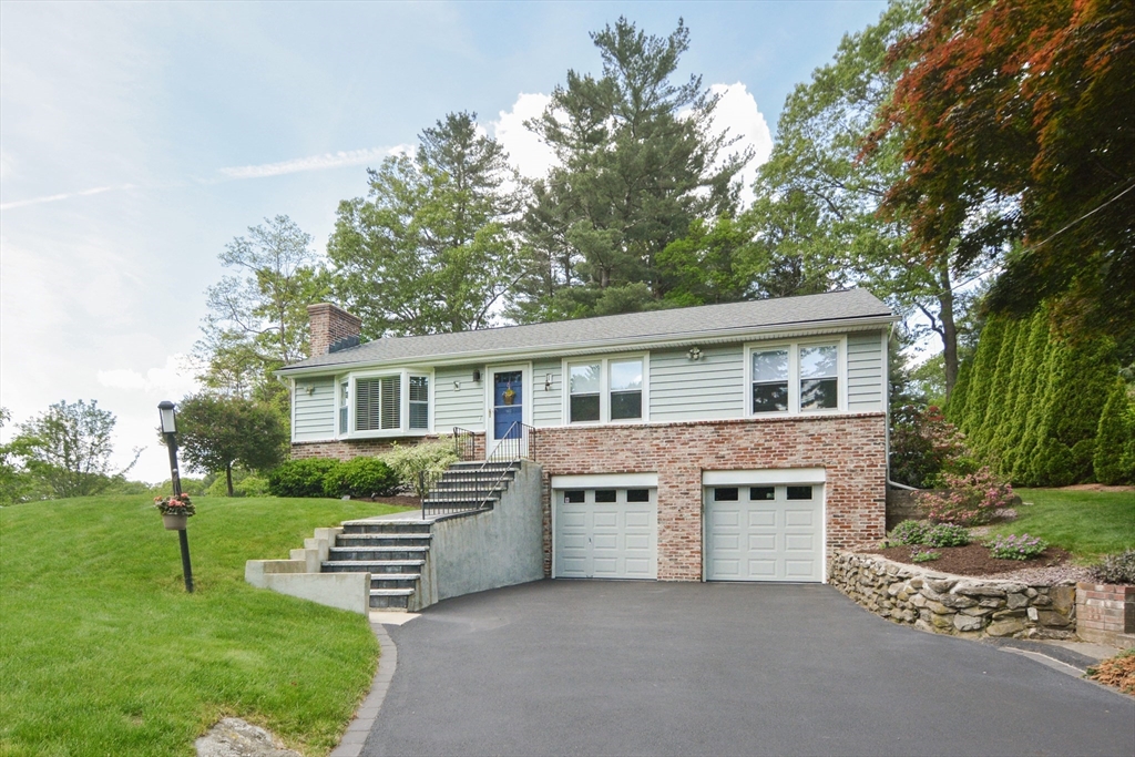693 Elm St