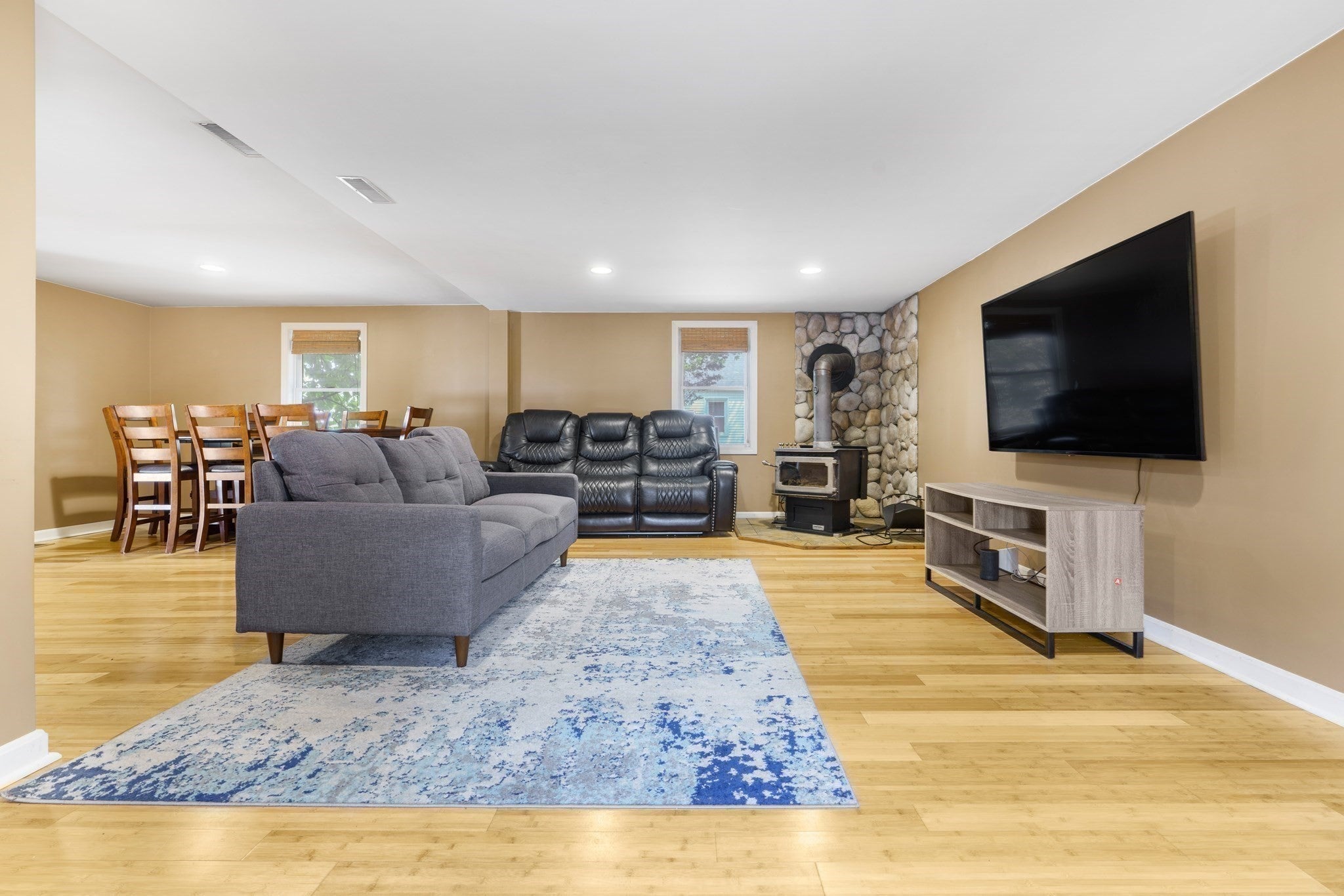 24 Knapp St