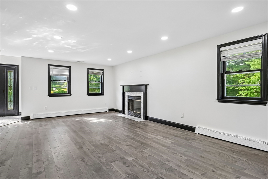 6 Susan Cir